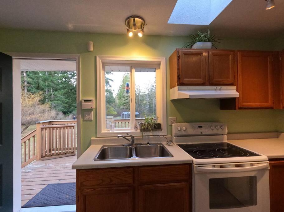 Countryroad Cozy 2Bedrooms Suite2 Nanaimo Ngoại thất bức ảnh