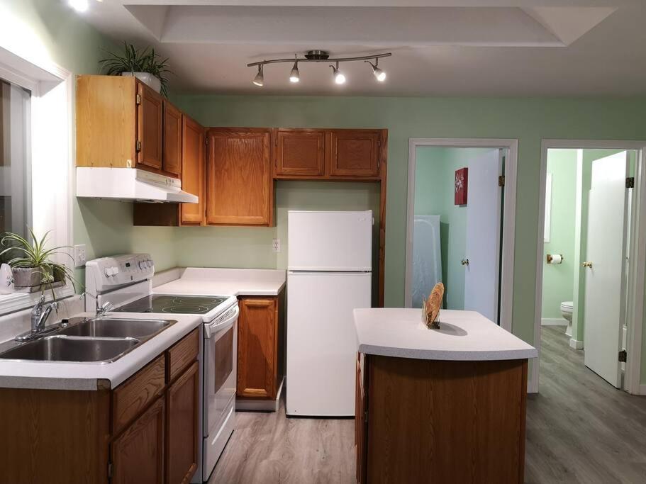 Countryroad Cozy 2Bedrooms Suite2 Nanaimo Ngoại thất bức ảnh